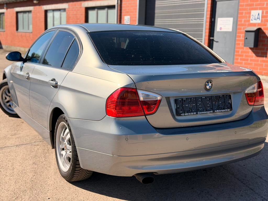 BMW 3 SERIE 318i ✅BENZINE AIRCO GARANTIE, Auto's, 4 deurs, 1995 cc, Zwart, 4 cilinders