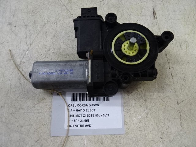 MOTEUR LEVE VITRE ELECTRIQUE AVANT DROIT Opel Corsa D, Utilisé, Droite, Opel