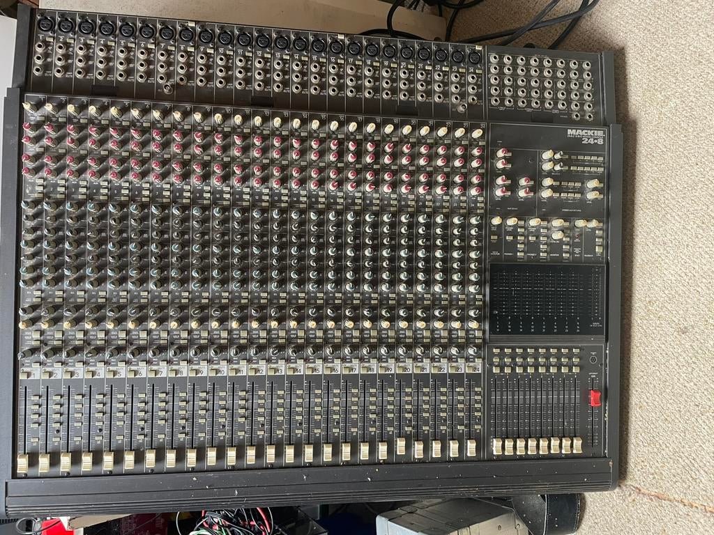 Mackie 24 x 8 mengtafel, Musique & Instruments, Enlèvement, Utilisé, 20 canaux ou plus, Entrée micro