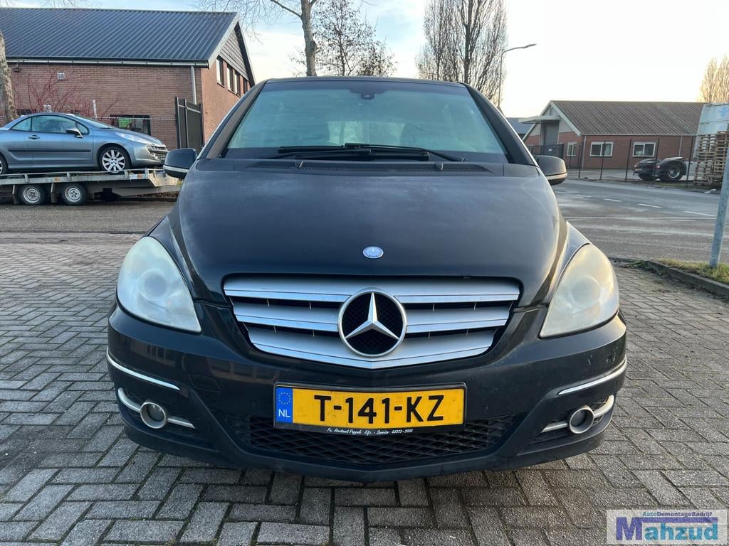 2008 MERCEDES B KLASSE W245 Zwart 191 demontage 266960 SLOOP, Auto-onderdelen, Gebruikt, Mercedes-Benz AG, Mercedes-Benz, Mercedesstrasse 120
70372  Stuttgart, DE