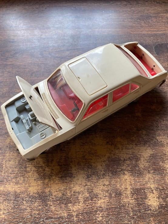 PEUGEOT 504 - MODELAUTO, Ophalen