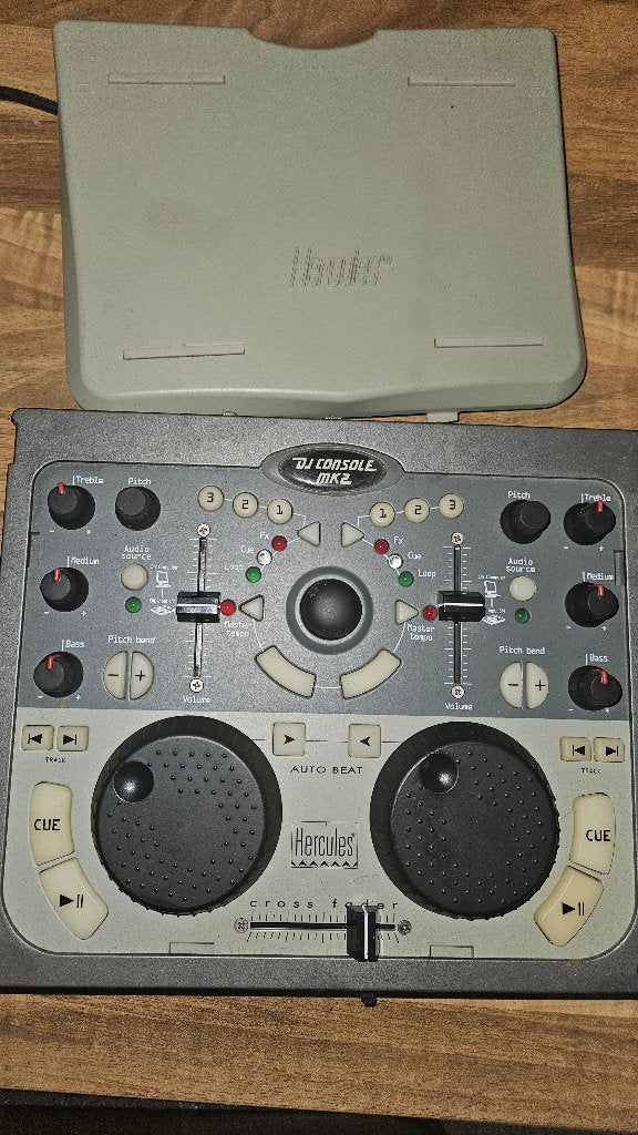 Hercules MK2 PC-mixer, Ophalen of Verzenden, Gebruikt, Microfooningang