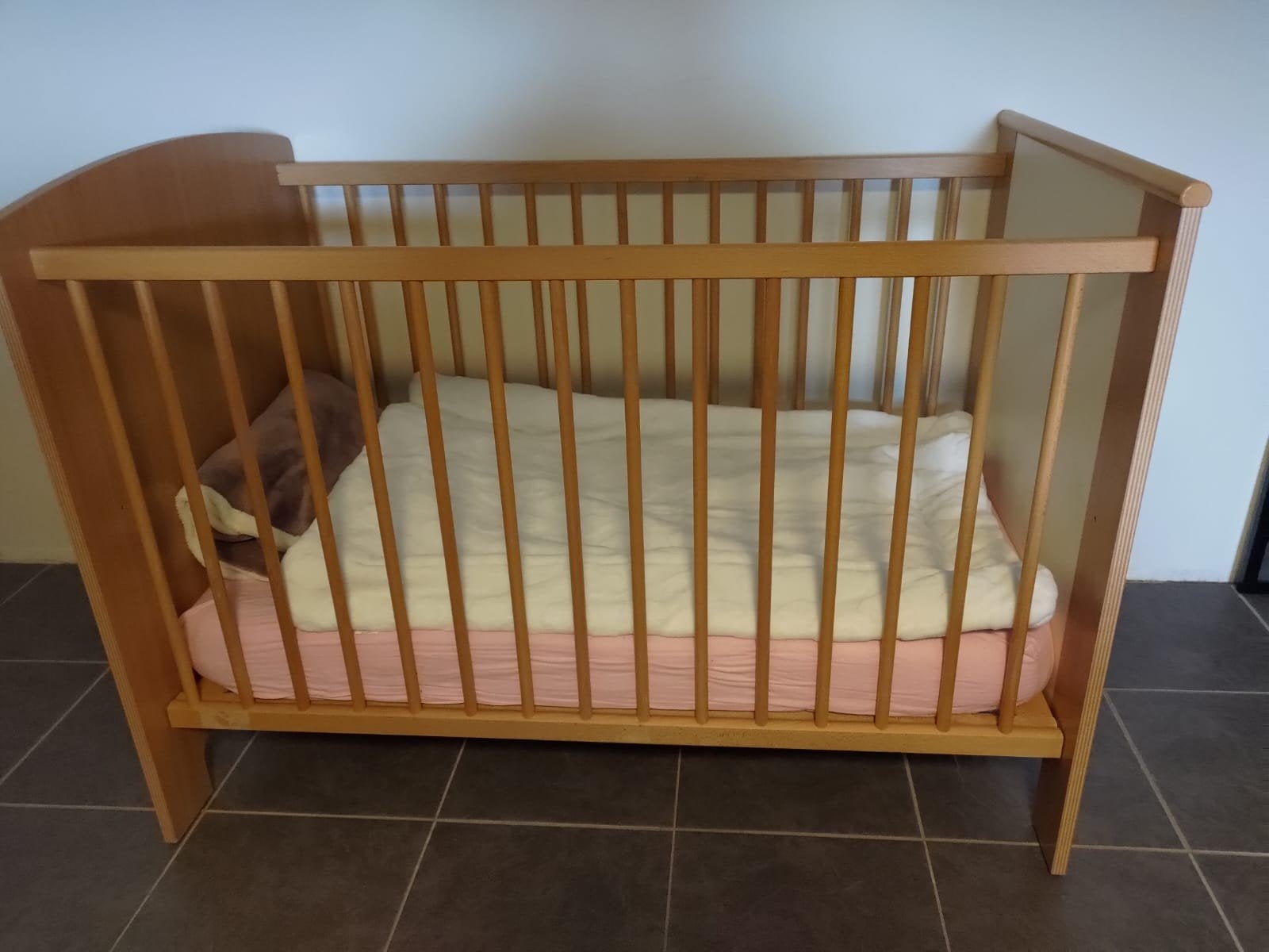 Babybedje met verstelbare bodem zonder matras, Kinderen en Baby's, Ophalen