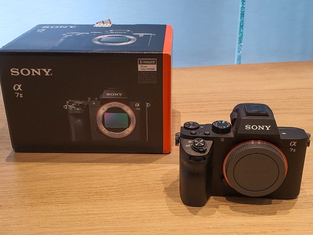 Sony A7 II Body en premium lenzen, Sans zoom optique, Pare-soleil, Comme neuf, Enlèvement