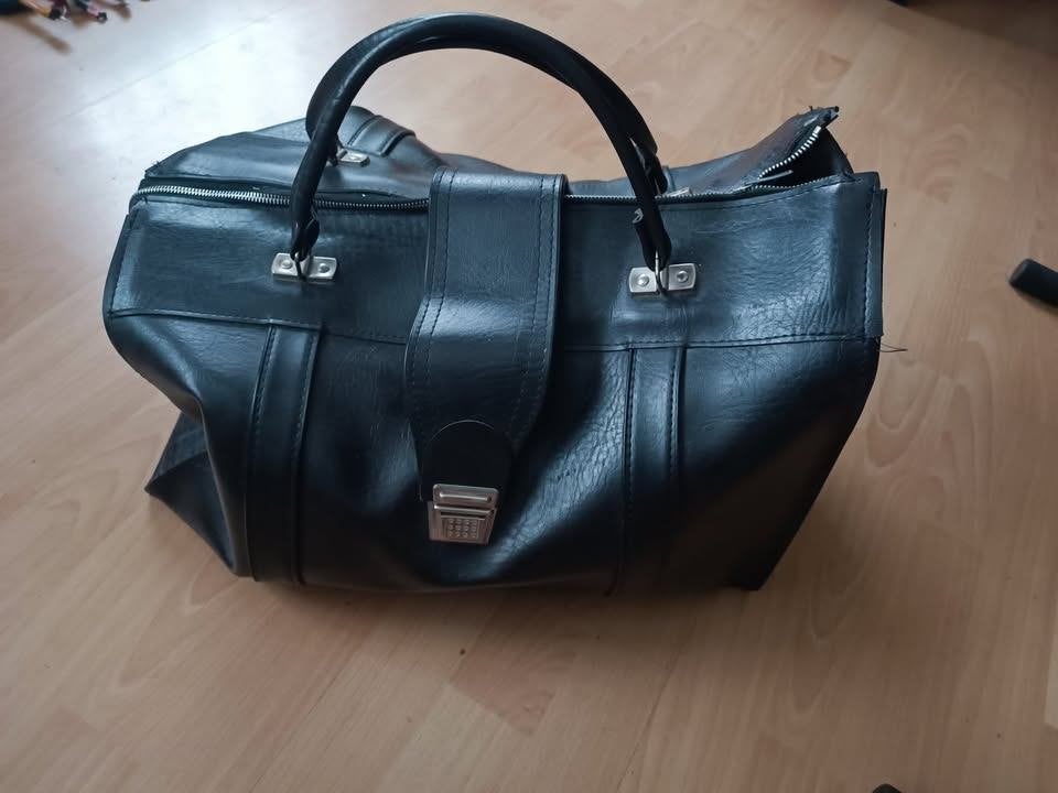 sac de voyage en cuir ( vintage), Bijoux, Sacs & Beauté, Enlèvement, Utilisé