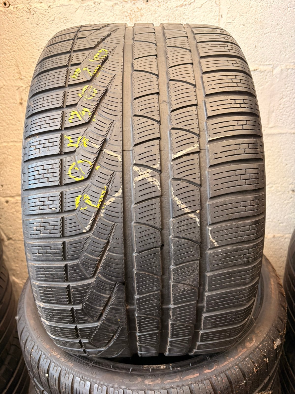 295 30r20 pirelli avec montage et équilibrage, Enlèvement, Utilisé
