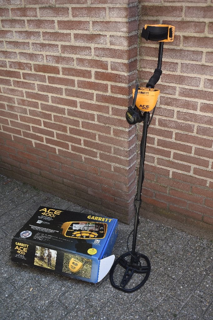 metaaldetector ACE 400I == (Z.G.A.N.), Hobby en Vrije tijd, Metaaldetectors, Ophalen of Verzenden, Zo goed als nieuw, 30 cm of minder