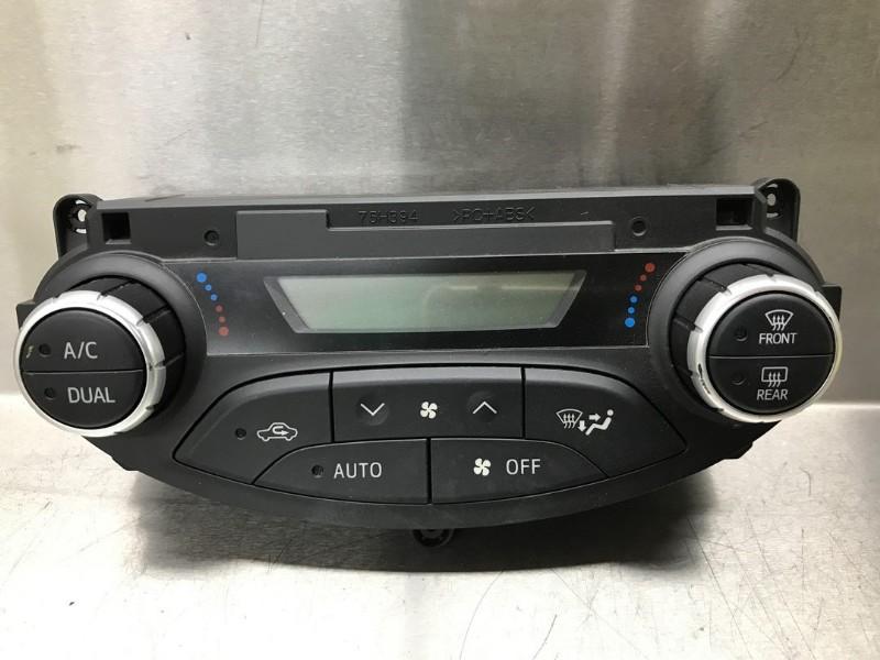 PANNEAU DE COMMANDE CHAUFFAGE CLIMATISATION Yaris III (P13), Dhr. M. Roggen, Toyota, Stadsweg 37 37
9917 PV  WIRDUM GR., NL, Utilisé