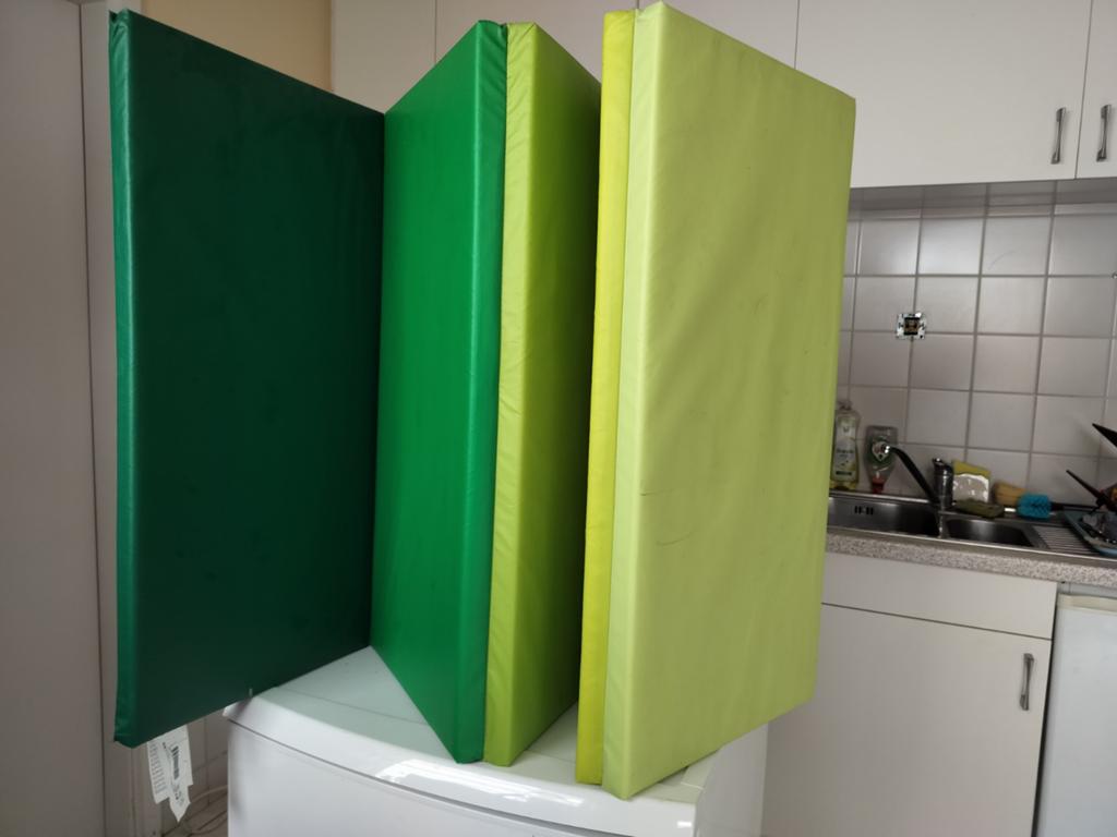 Speel- of turnmat, Enlèvement