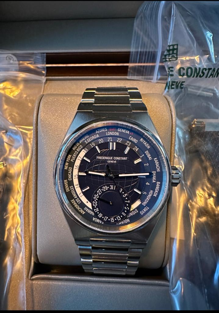 Frédérique Constant Highlife Worldtimer FC-718N4NH6B, Montre-bracelet, Autres marques, Enlèvement ou Envoi, Acier