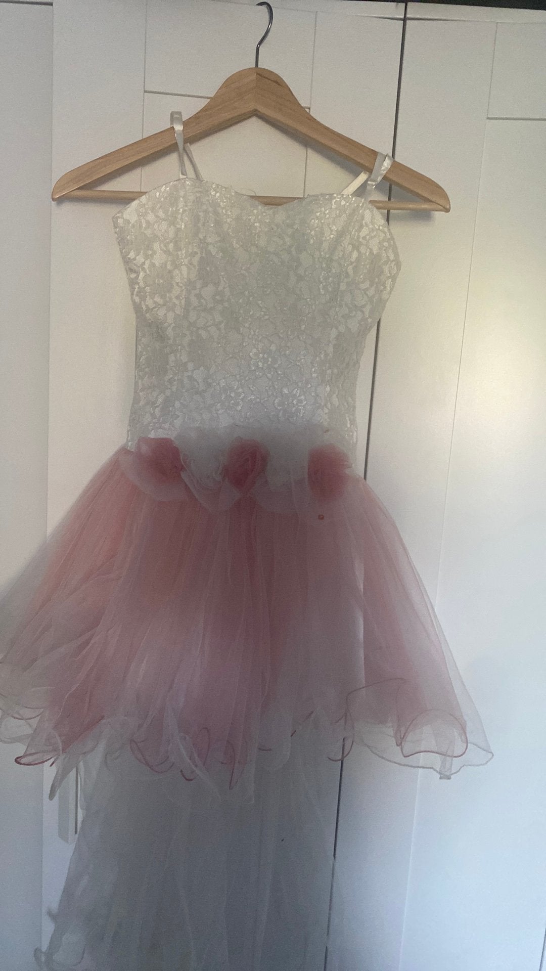 Feestjurkje meisje – wit & roze met roosjes –  10 jaar, Kleding | Dames, Trouwkleding en Trouwaccessoires, Ophalen, Zo goed als nieuw