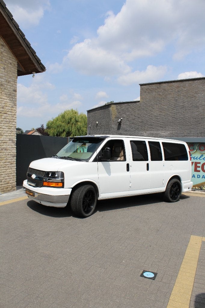 Chevrolet Express G1500  V8 camper, Autos, Cuir, Achat, Entreprise, 213 kW