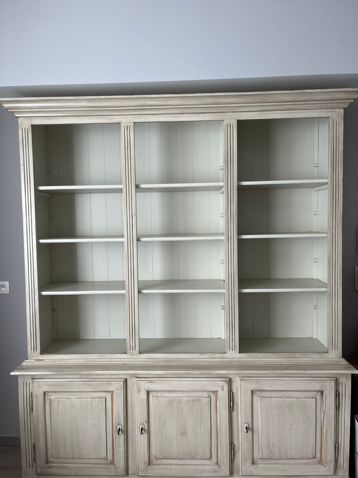 Open vitrine kast met 3 deuren landelijke stijl, Ophalen, Zo goed als nieuw