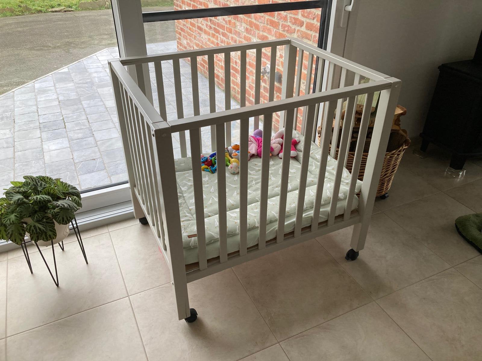 Wit houten kinderpark 100x80 cm op wieltjes + matras, Kinderen en Baby's, Ophalen, Gebruikt, Rechthoekig, In hoogte verstelbaar