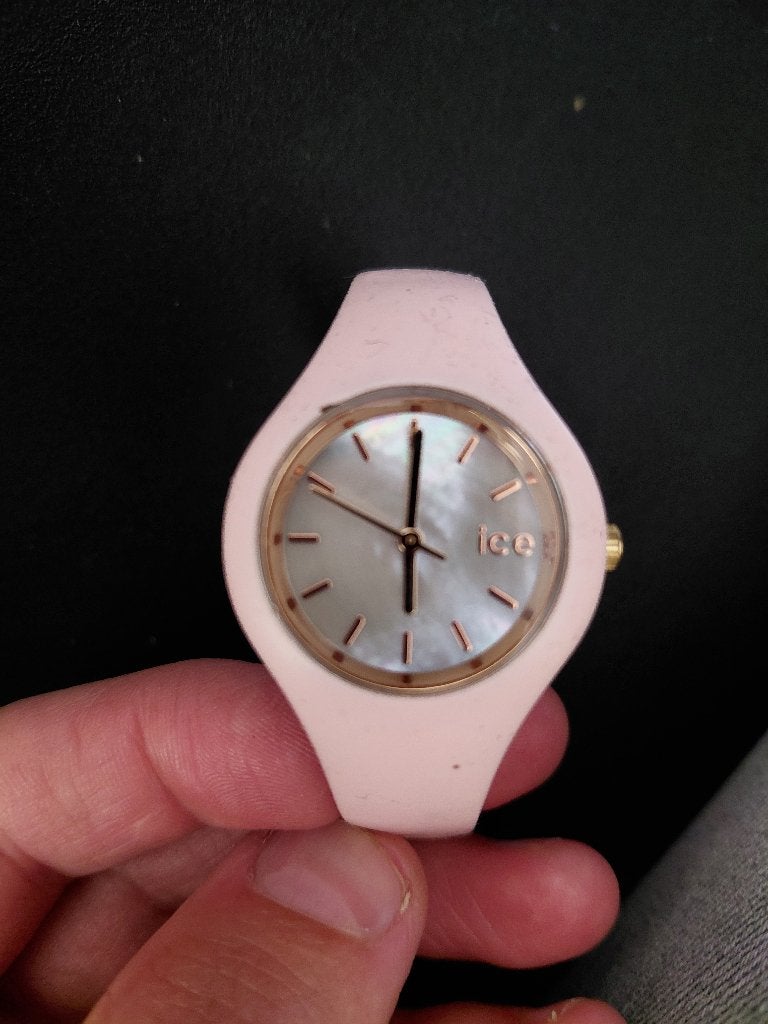 Horloge ice watch kids, Bijoux, Sacs & Beauté, Montres | Enfants, Enlèvement, Comme neuf, Autres couleurs, Fille