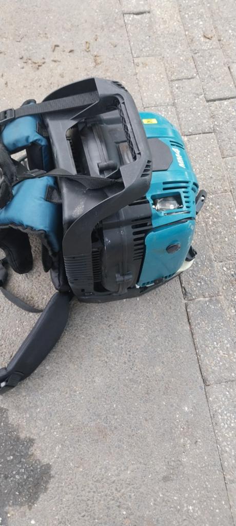 Makita bladblazer, Ophalen