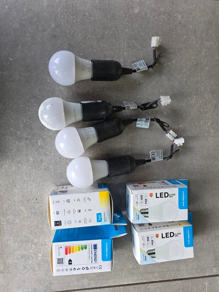 Verhuisfitting 30x met lampen 60w 806lumen, Ophalen