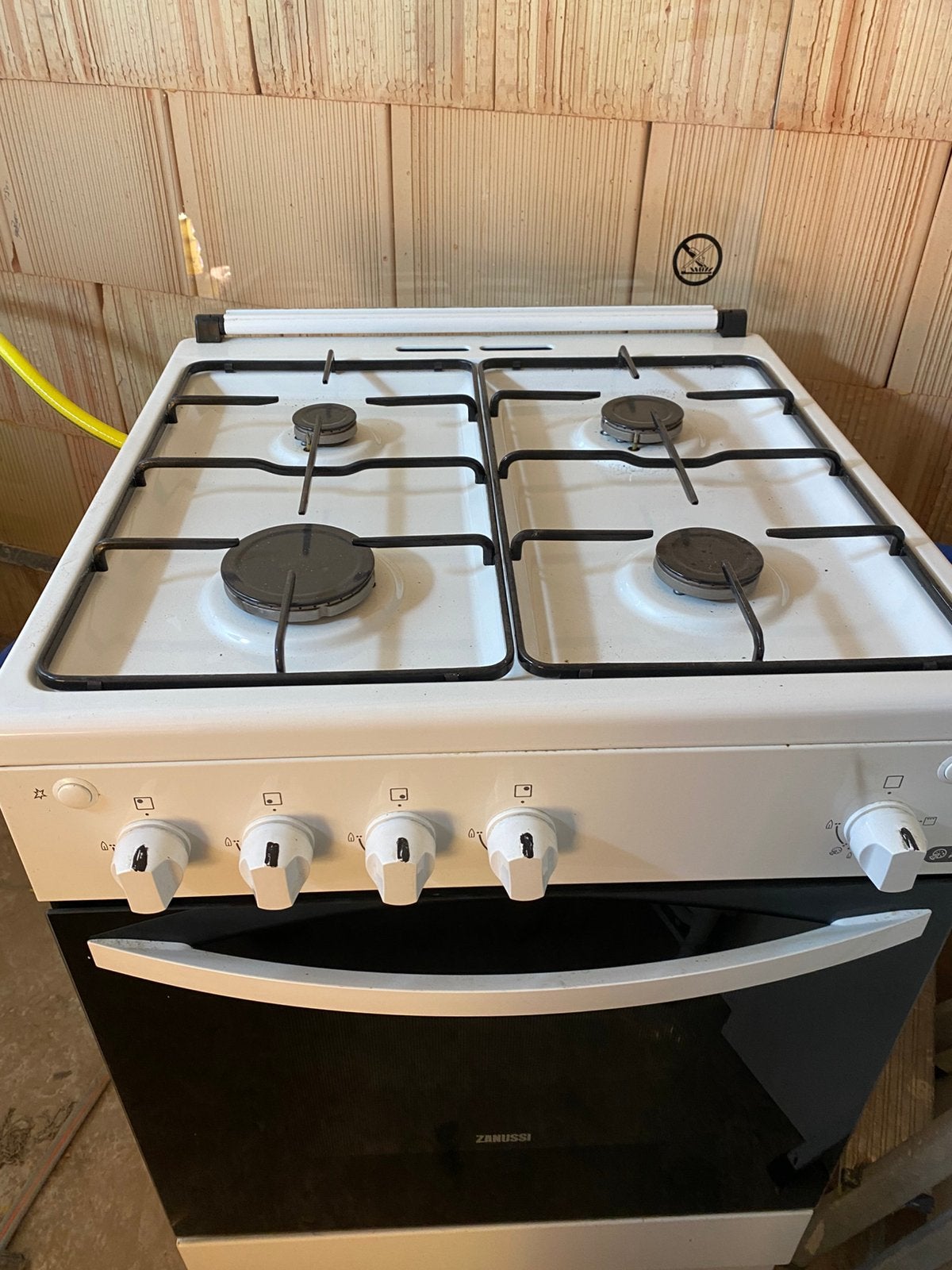 Gasfornuis zanussi, Gaz, 85 à 90 cm, 4 zones de cuisson, Enlèvement