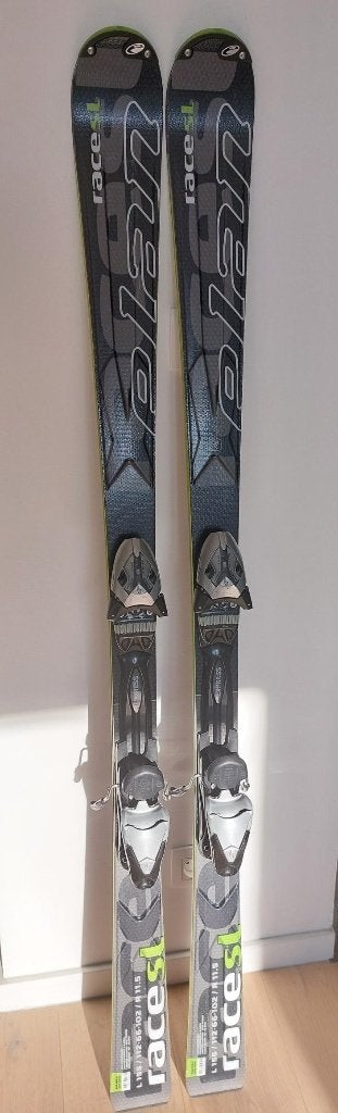 Complete ski set in perfecte staat: ski's+botten+helm, Autres marques, Carving, Skis, Comme neuf