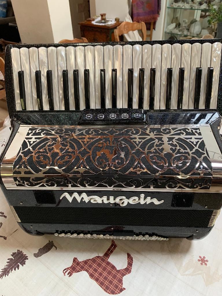 Accordeon chromatique piano, Met koffer, Toetsaccordeon, Zo goed als nieuw, 96-bas