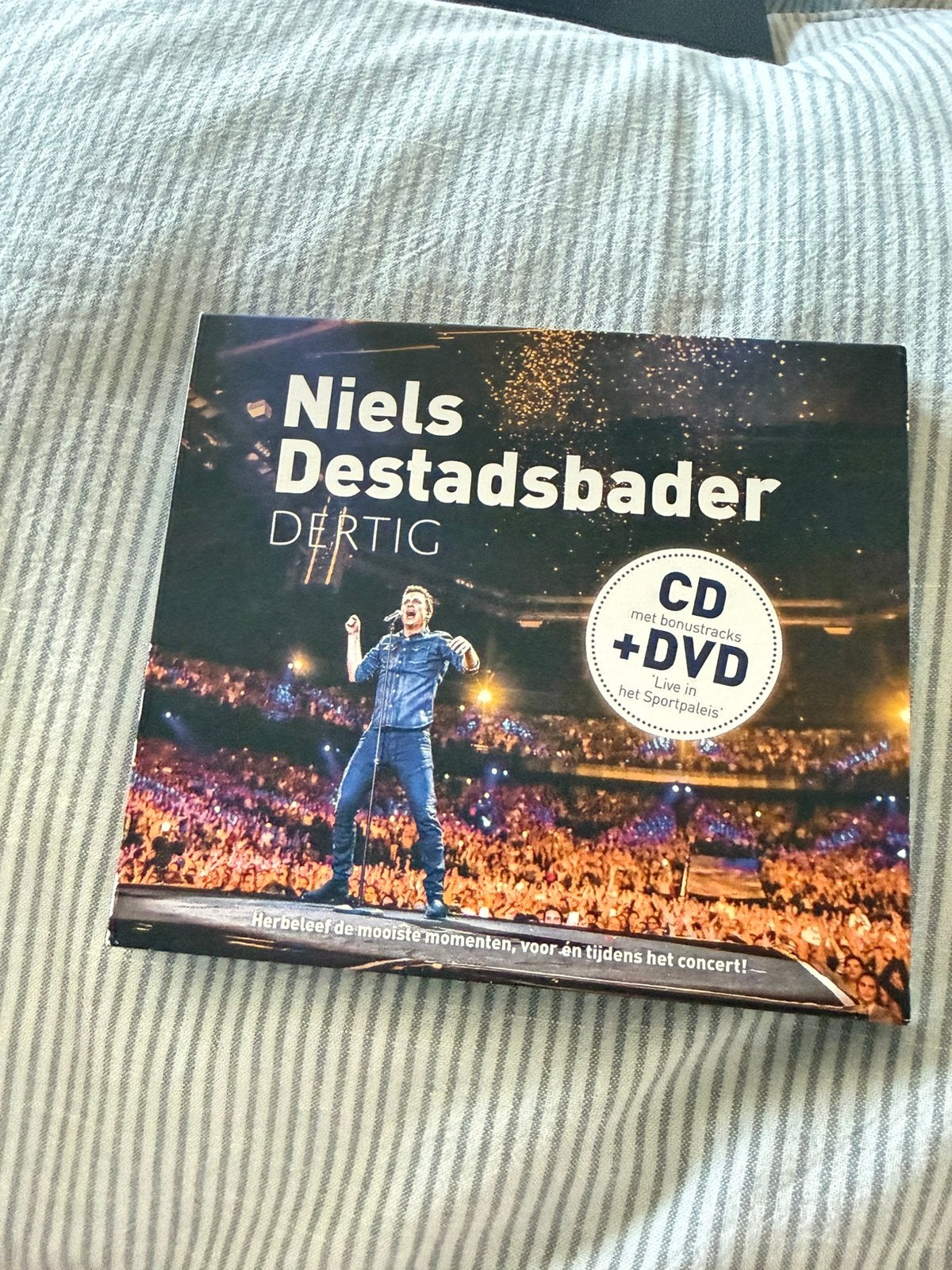 Cd + Dvd Niels Destadsbader  Dertig, CD & DVD, CD | Pop, Enlèvement ou Envoi, Comme neuf