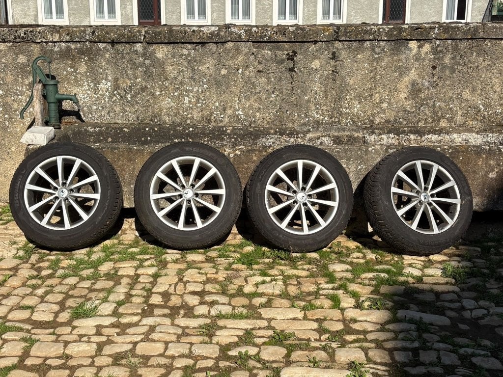 ️ 4 pneus hiver sur jante quasi neufs - BMX3 ️, Enlèvement, Autre, Pneus hiver, Pneu(s)