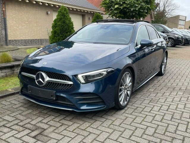 Mercedes-Benz A-klasse 200 AMG LINE PANO LED NAVI CAMERA, Auto's, Automaat, 4 deurs, Gebruikt, Parkeersensor
