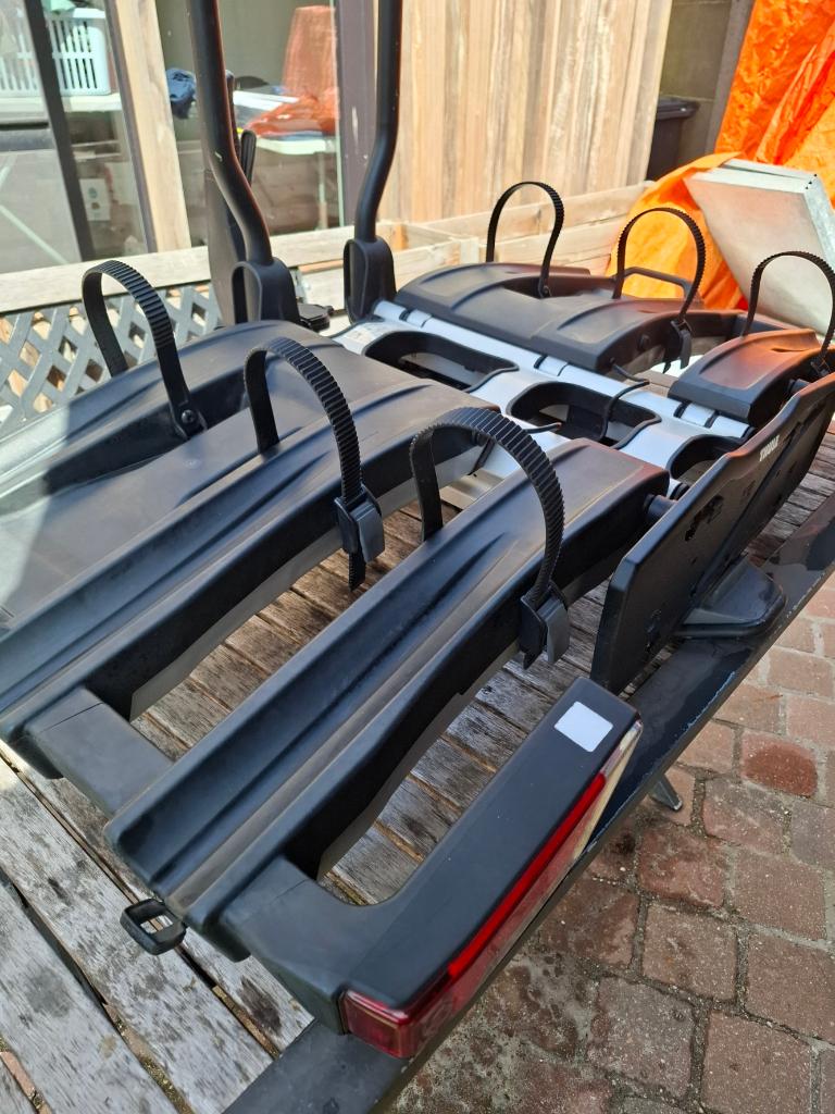 Thule EasyFold XT 3 934 Fietsendrager - 3 fietsen, Support d'attelage, 3 vélos ou plus, Pneus larges, Enlèvement