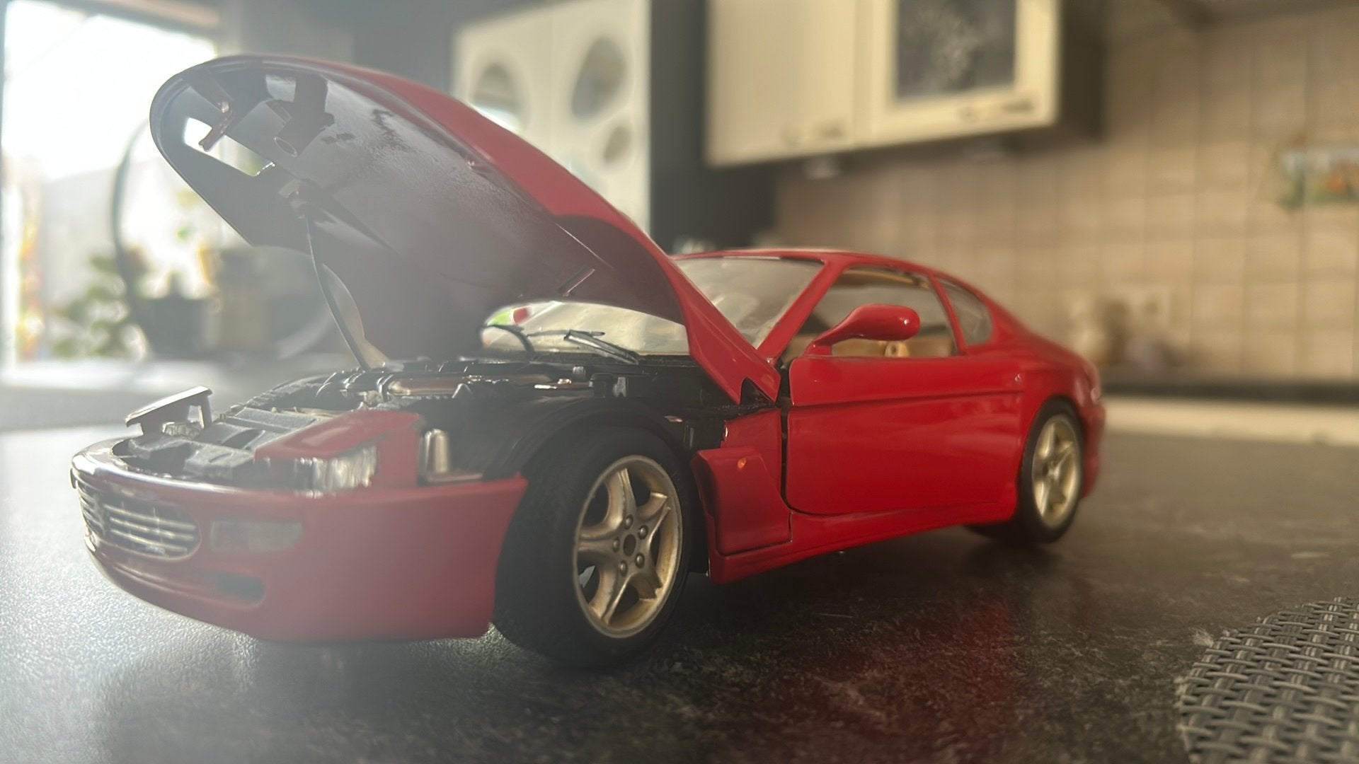 Ferrari 256 gt burago 1.18, Enlèvement, Comme neuf
