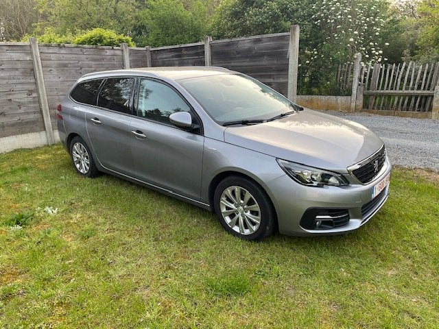 PEUGEOT 308 SW Break , 2018, 1.2 benzine , EURO 6D, Argent ou Gris, Achat, Euro 6, Boîte manuelle