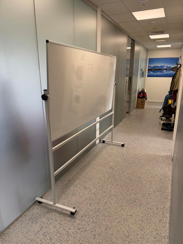 Tableau blanc mobile sur roulettes, Enlèvement, Comme neuf, Tableau blanc