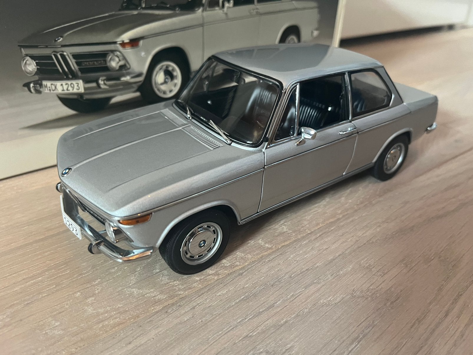 BMW 2002 TI Polaris Silver #70507 Autoart 1:18, Envoi, Comme neuf, Voiture, Autoart