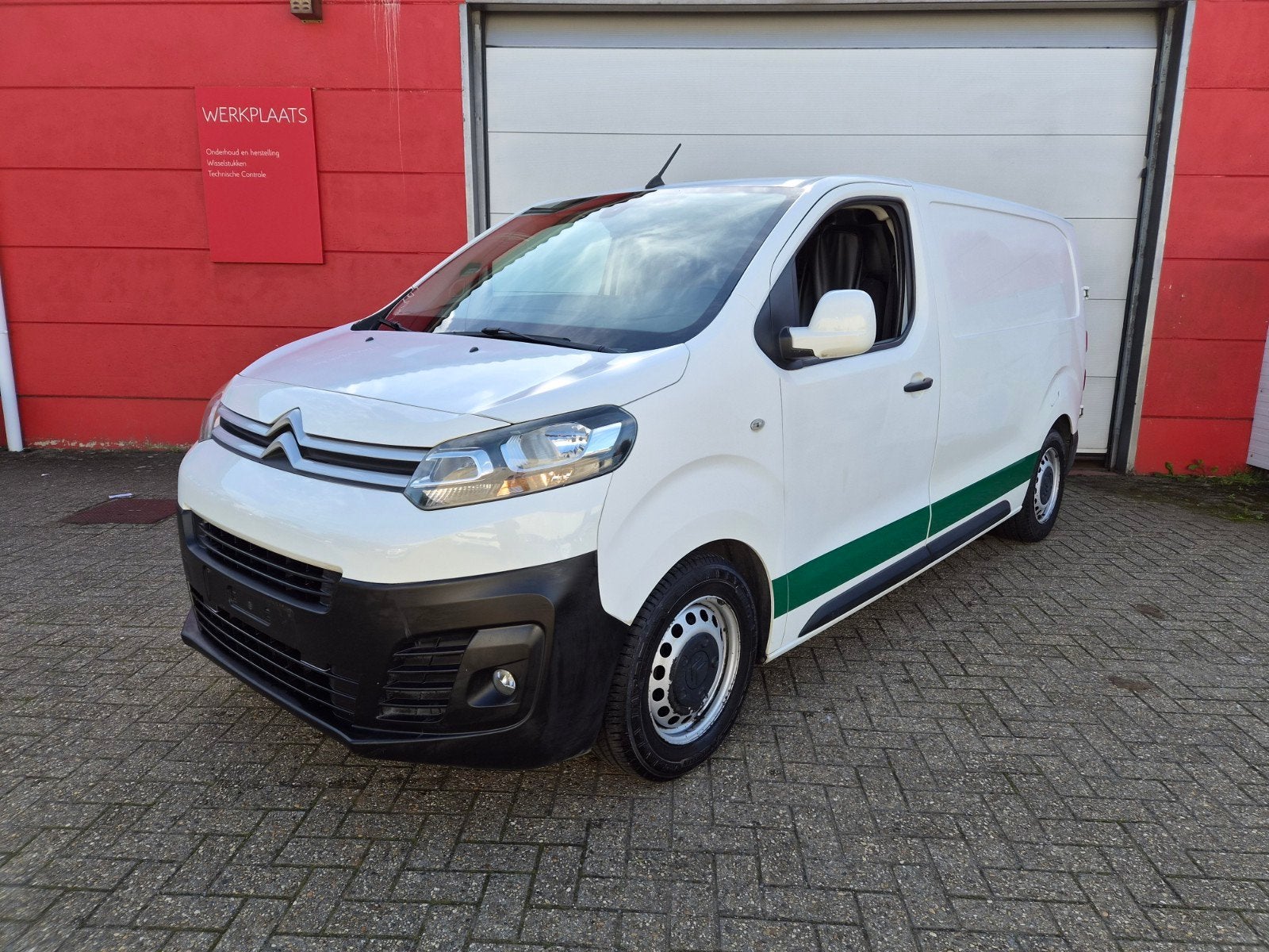Citroën Jumpy - 2017 - Airco/Sensoren - Inrichting, 4 cilinders, https://public.car-pass.be/vhr/b88dc0cb-910f-4006-a210-7d240adad454