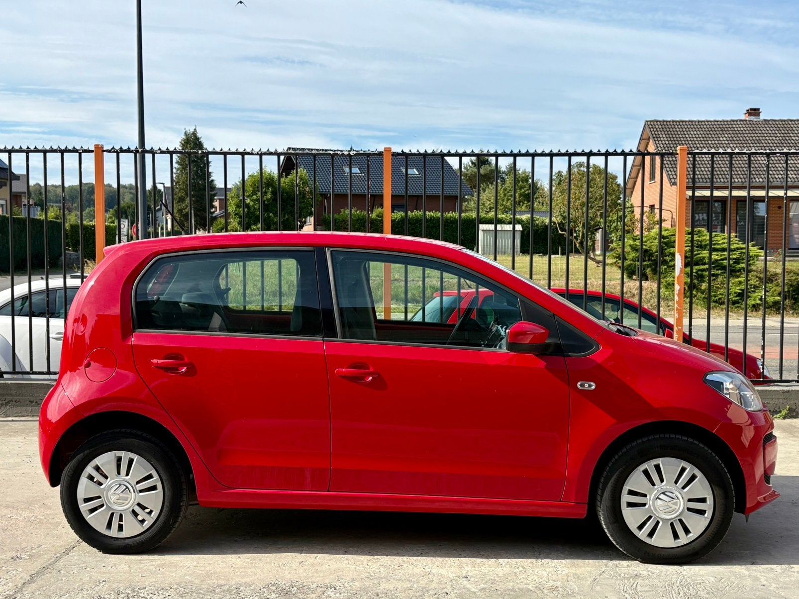 VW UP! 1.0i ESSENCE 114 000KM CARPASS 5 PORTES 2016 EURO 6B, Rouge, Achat, Entreprise, Noir