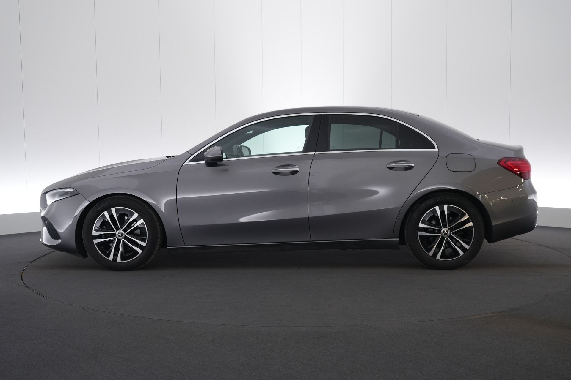 (2DGA412) MERCEDES-BENZ A-CLASS, Auto's, 4 deurs, Gebruikt, Euro 6, 136 pk