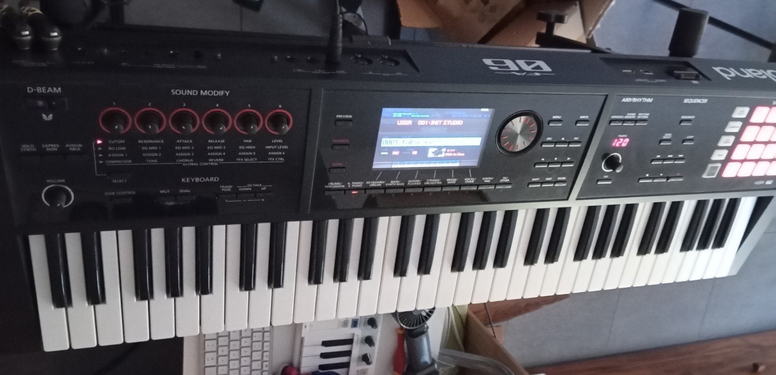 synthétiseur Roland FA06, 61 touches, Roland, Connexion MIDI