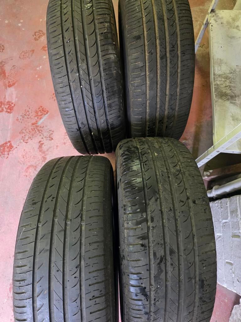 Lot de 4 pneus Peugeut 5008/3008., Pneu(s), Enlèvement, Utilisé, Pneus été
