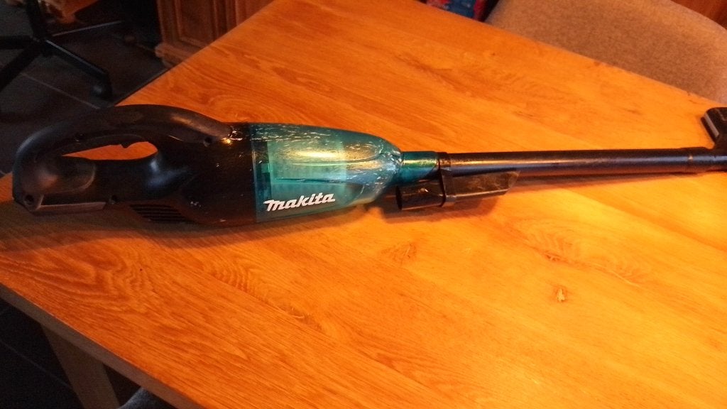 makita steelstofzuiger 18 volt, Elektronische apparatuur, Gebruikt, Ophalen of Verzenden, Minder dan 1200 watt, Reservoir