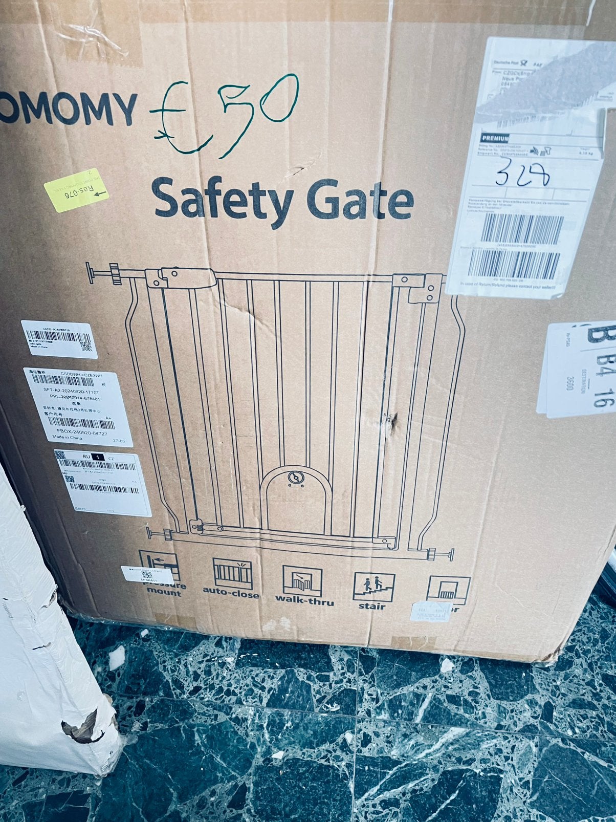 Safety gate, Ophalen, Zo goed als nieuw