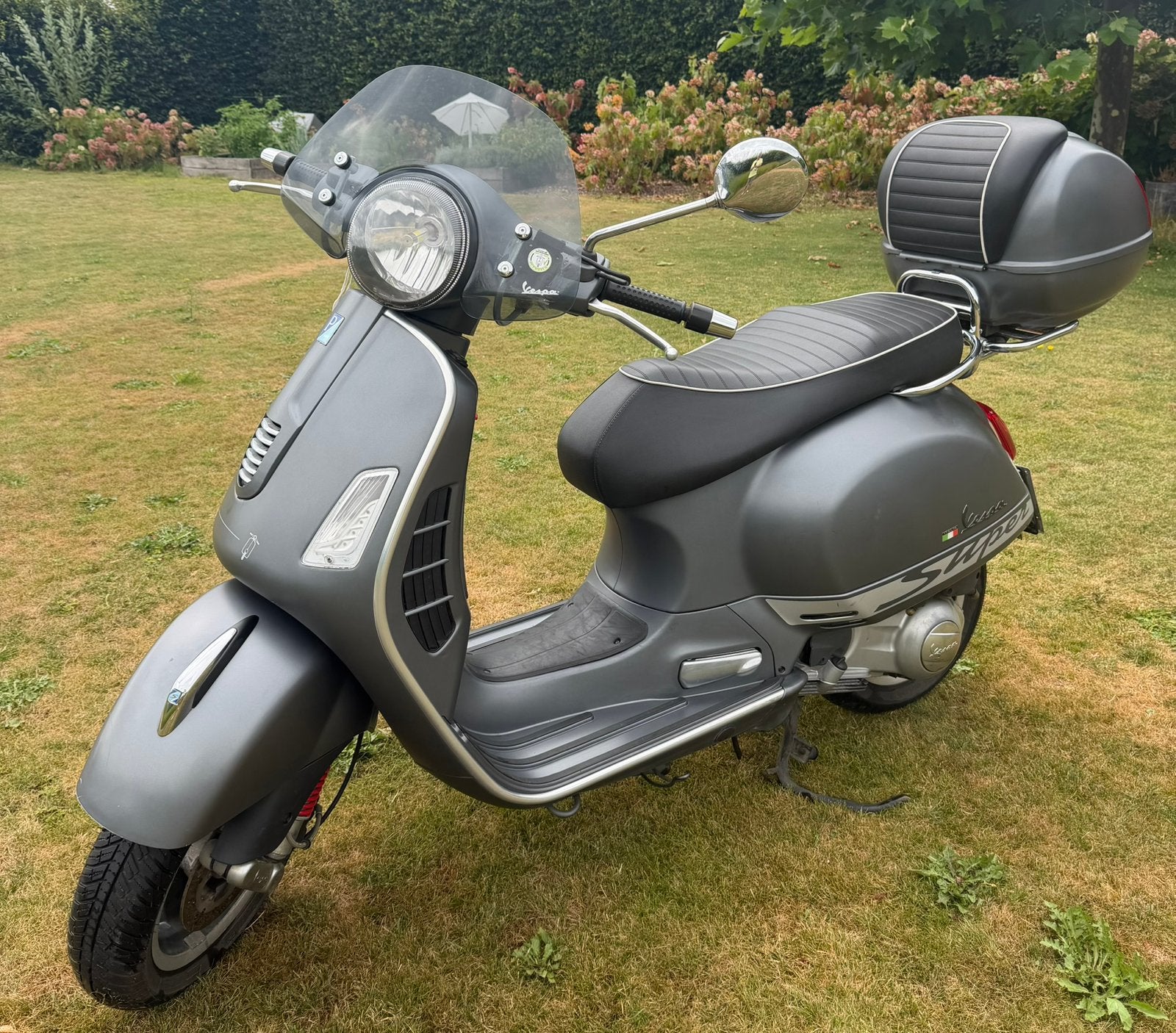 Vespa Super Sport 300cc, mat grijs, Motoren, Motorrijbewijs A, Gebruikt, Automaat, 278 cc