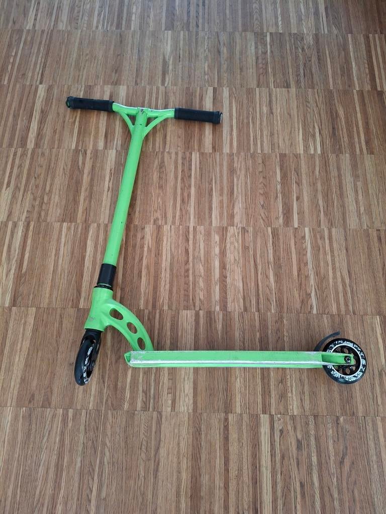 Step - Stuntstep MGP Madd Gear Pro, Fietsen en Brommers, Steps, Ophalen of Verzenden, Gebruikt, Gewone step, Madd Gear