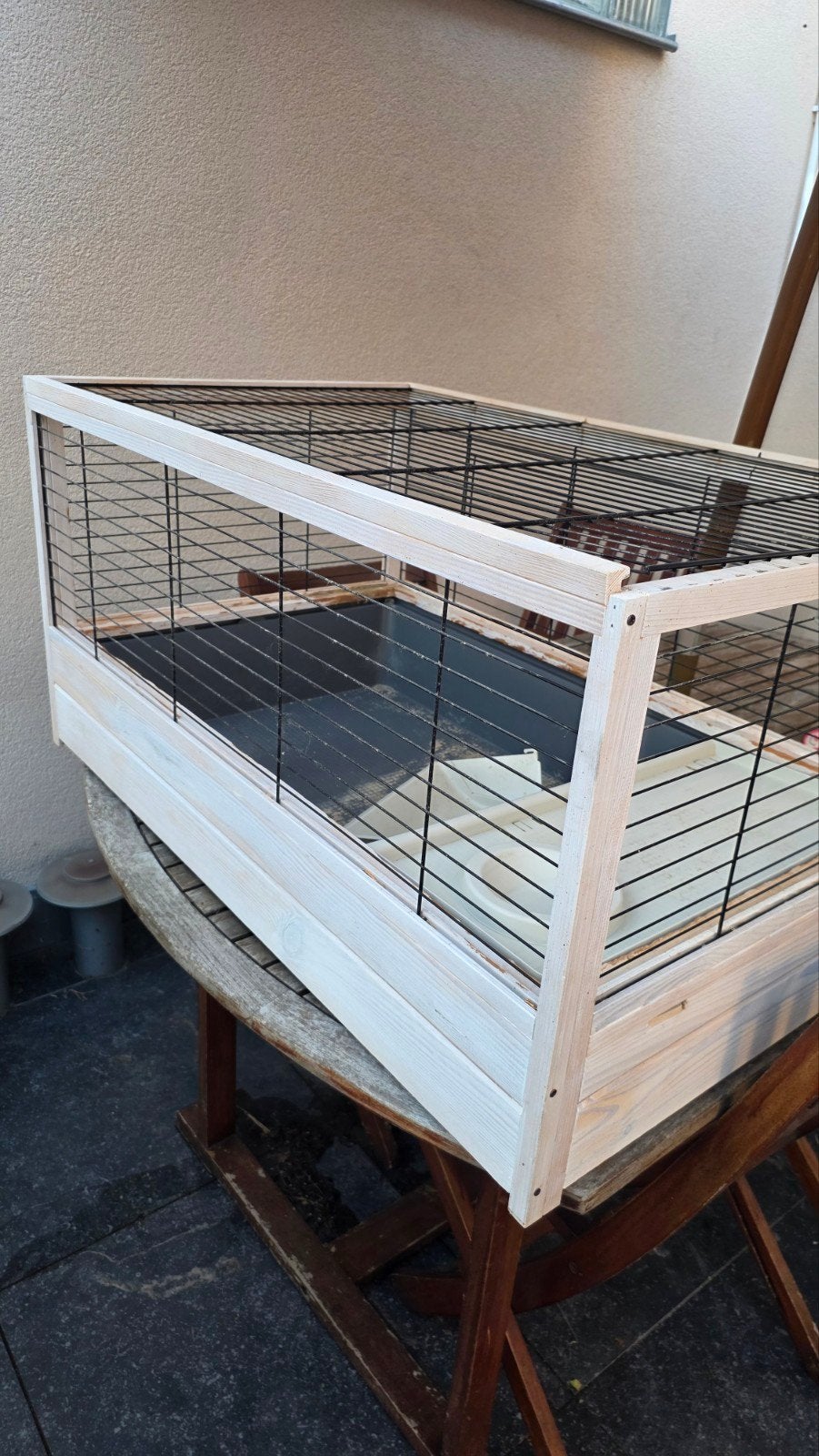 Mooi konijnenhokje te koop, Enlèvement