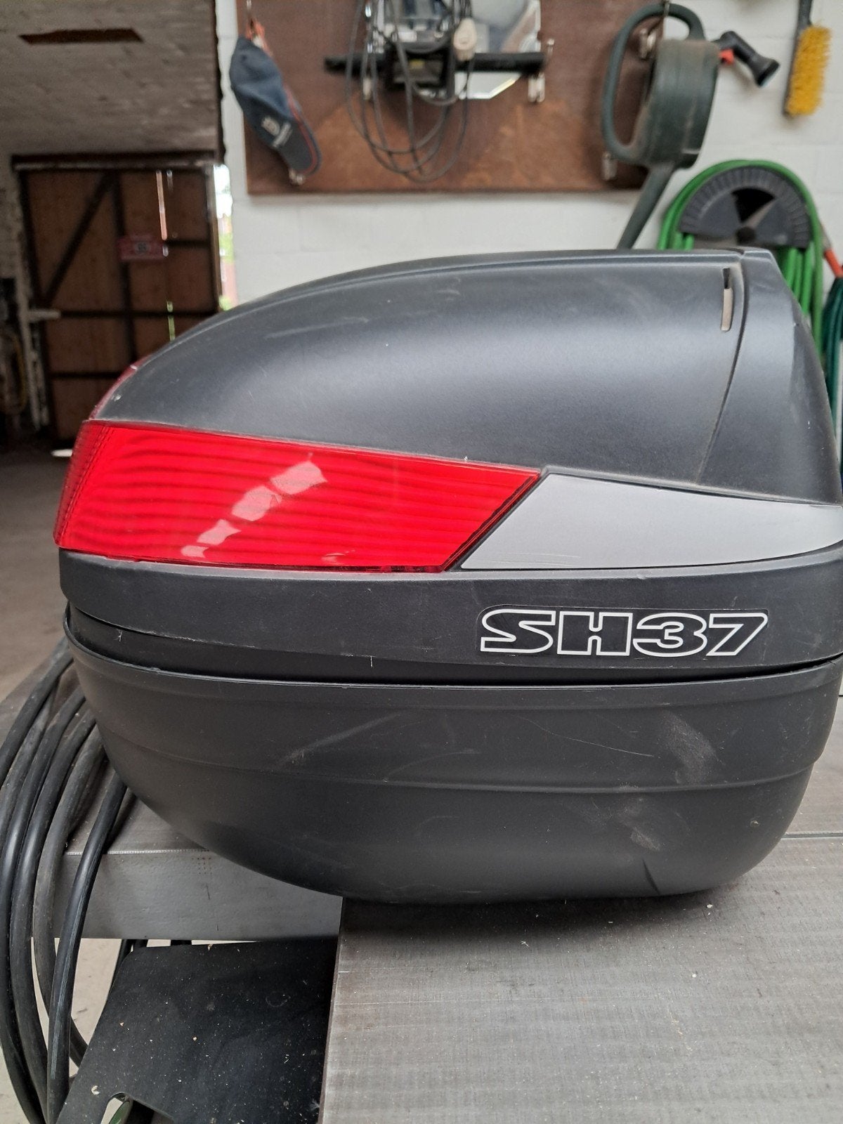 top case 37 litres, plastique noir, Motos, Accessoires | Valises & Sacs, Enlèvement