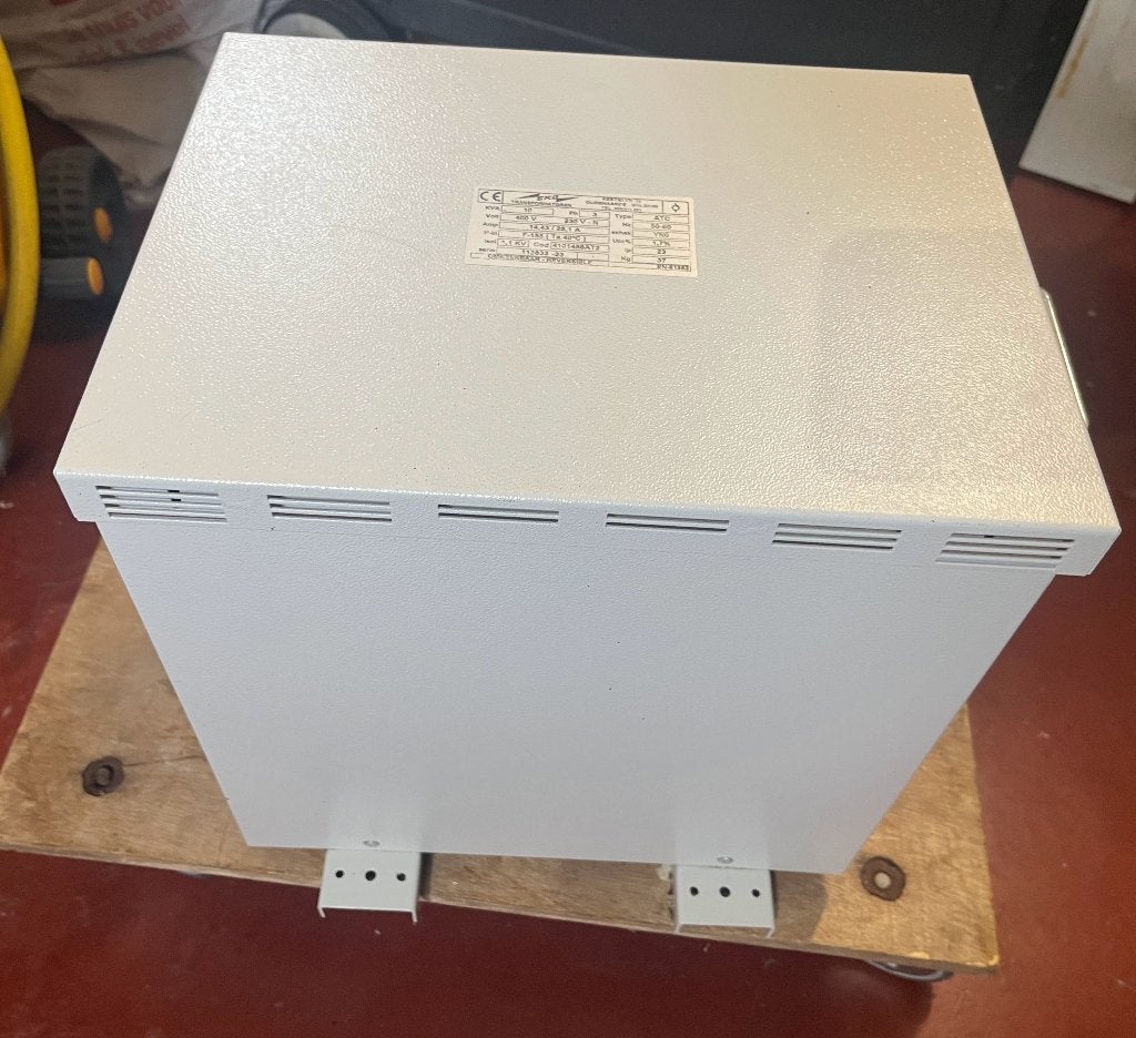 Transformator driefasig 230-400V omkeerbaar, 10kVA, Doe-het-zelf en Bouw, Ophalen, Zo goed als nieuw, Overige merken, Omvormer