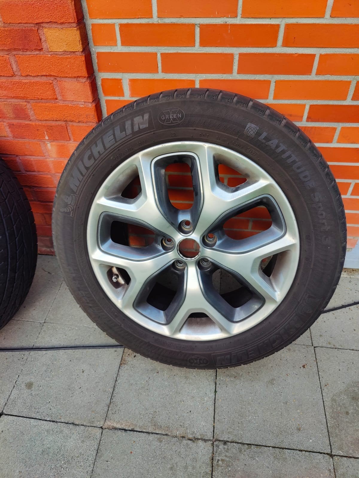 Kia Sorento 3 4x banden en velgen + TPMS sensoren 235/55/19, Ophalen, Band(en)