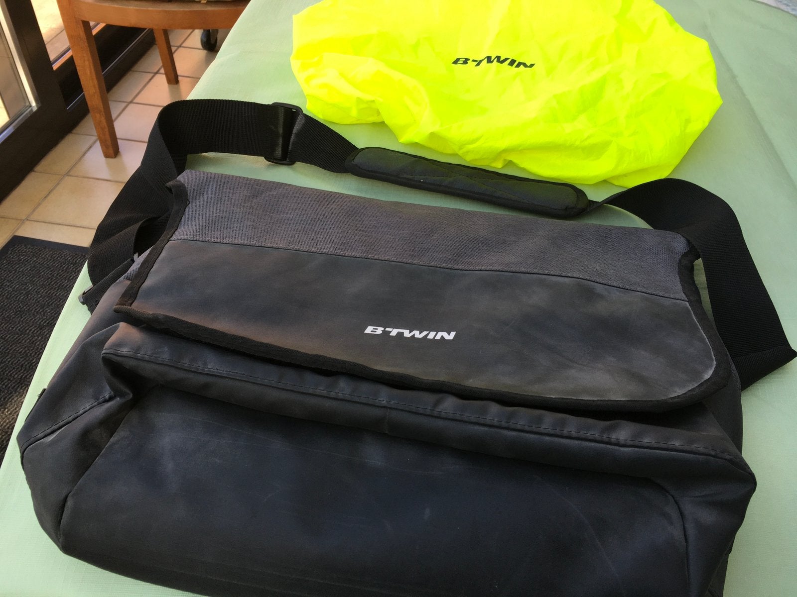 sac pour ordinateur portable pour vélo, Informatique & Logiciels, Enlèvement, Comme neuf, Plusieurs compartiments, Sac à bandoulière