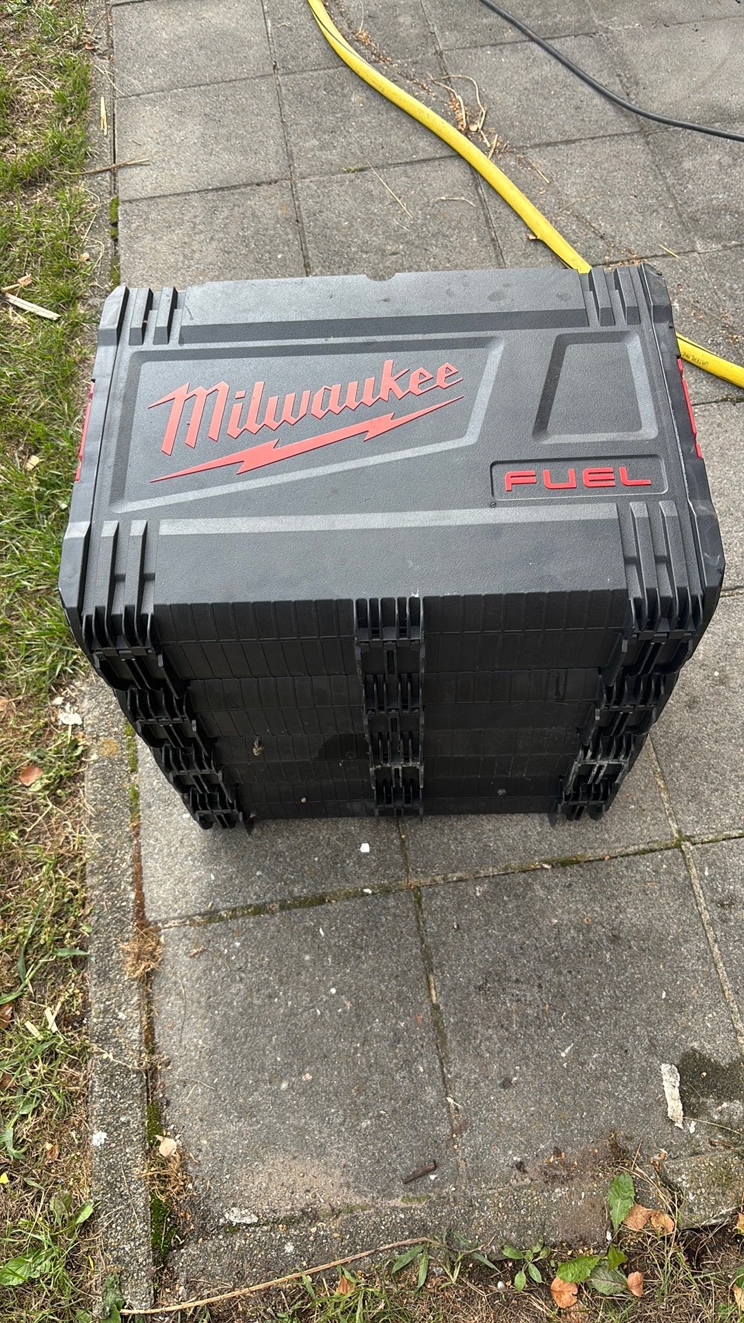 Valises vides Milwaukee, Enlèvement, Comme neuf