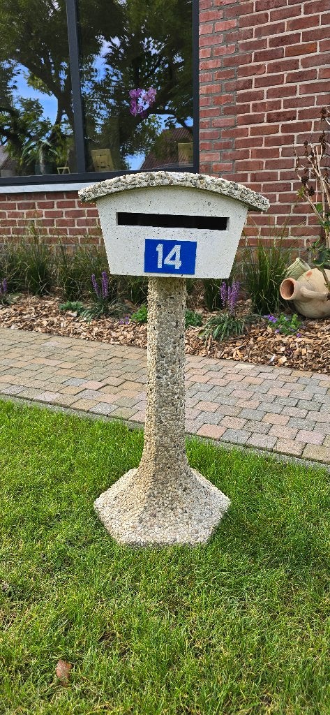 Betonnen brievenbus, Tuin en Terras, Ophalen, Gebruikt, Beton, Staande brievenbus