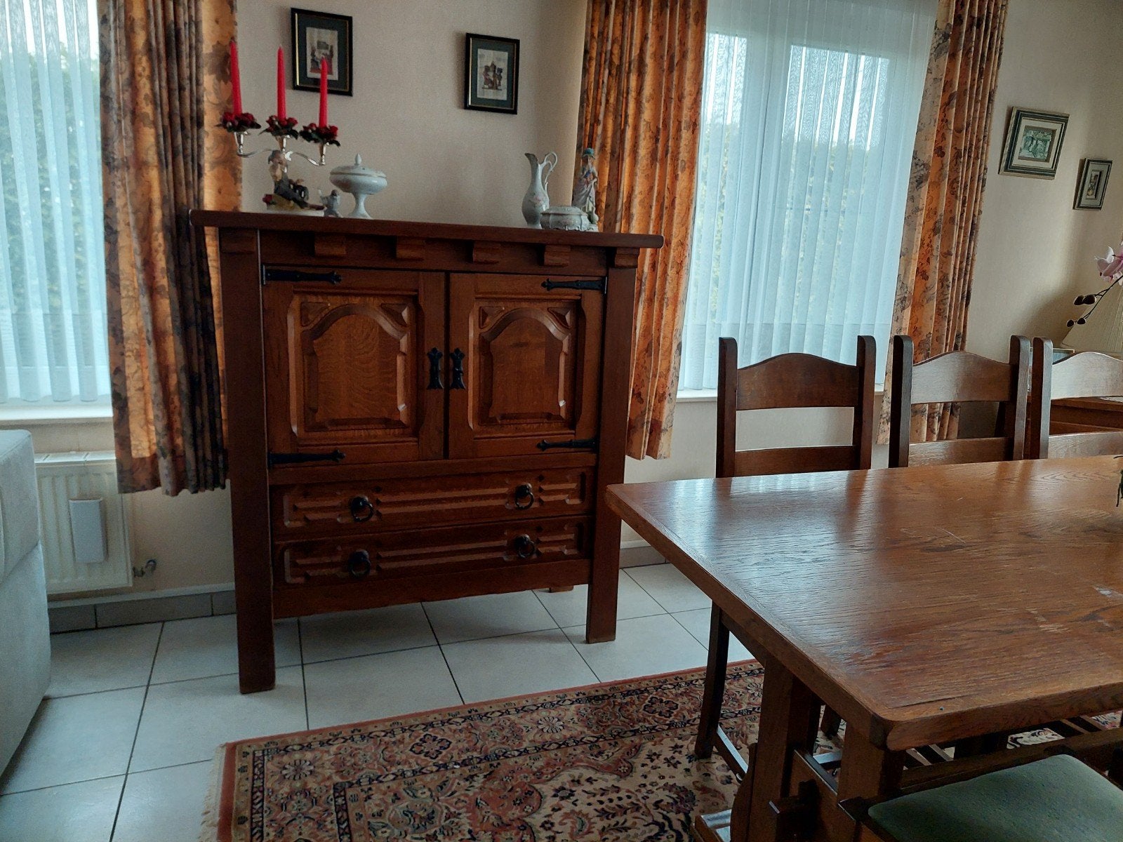 Dressoir en kast, Enlèvement