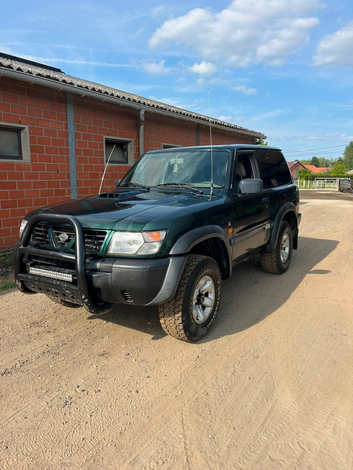 Nissan patrol, Autos, Achat, 2 places, Boîte manuelle, Noir